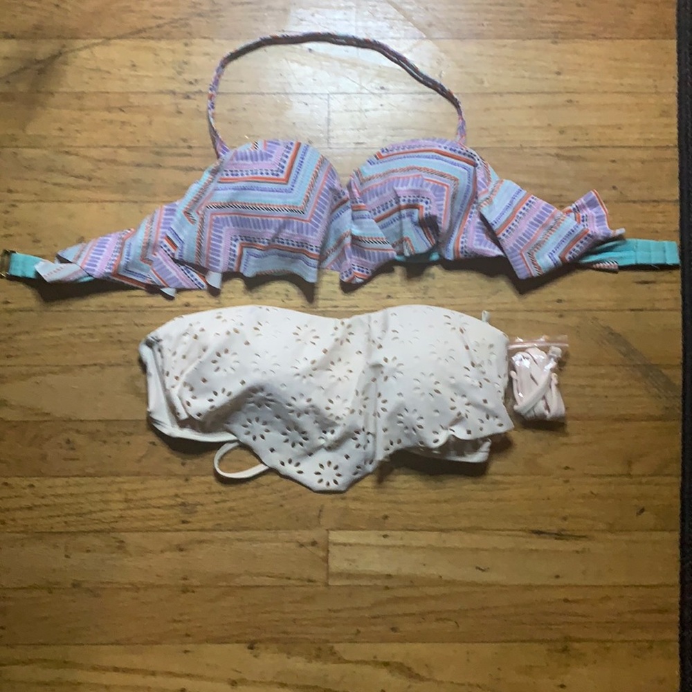 2 FOR $10 XHILARATION BATHING SUIT TOPS (M)